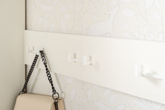 Октава Прихожая 07, цвет белый шагрень/дуб крафт золотой/фасады МДФ белый шагрень, ШхГхВ 129,8х35,4х197 см.